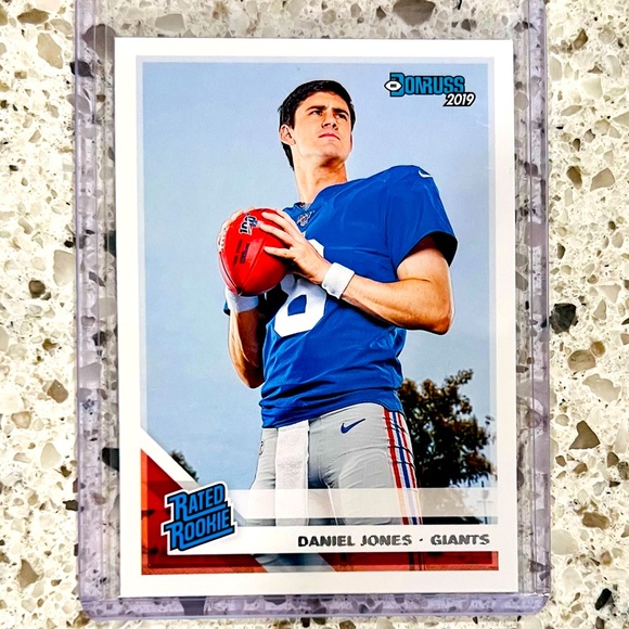 DANIEL JONES RATED ROOKIE CARD DONRUSS 2019 NY GIANTS - Picture 1 of 2